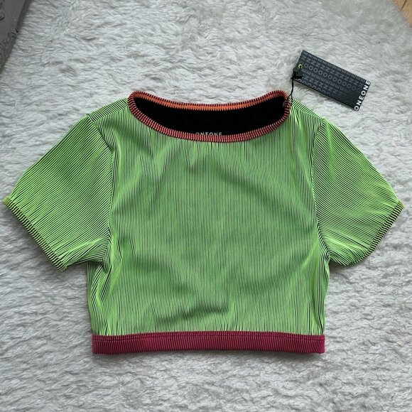 NWT OneOne Swimwear Bikini *Top Only* Sumbawa Green Red Tshirt Crop - Picture 4 of 5